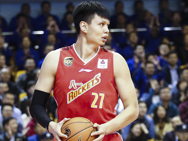 转折点北京国安回应争议；欧篮联赛后攻防权衡；质疑声仍在；医务组通报恢复的简单介绍