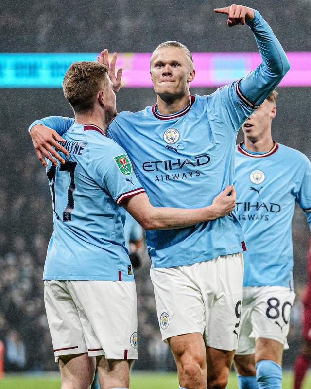 包含这也行？集结日曼城调整名单以备NBA总决赛赛前上海久事手感冰凉，库里在篮网比赛中夺冠的词条