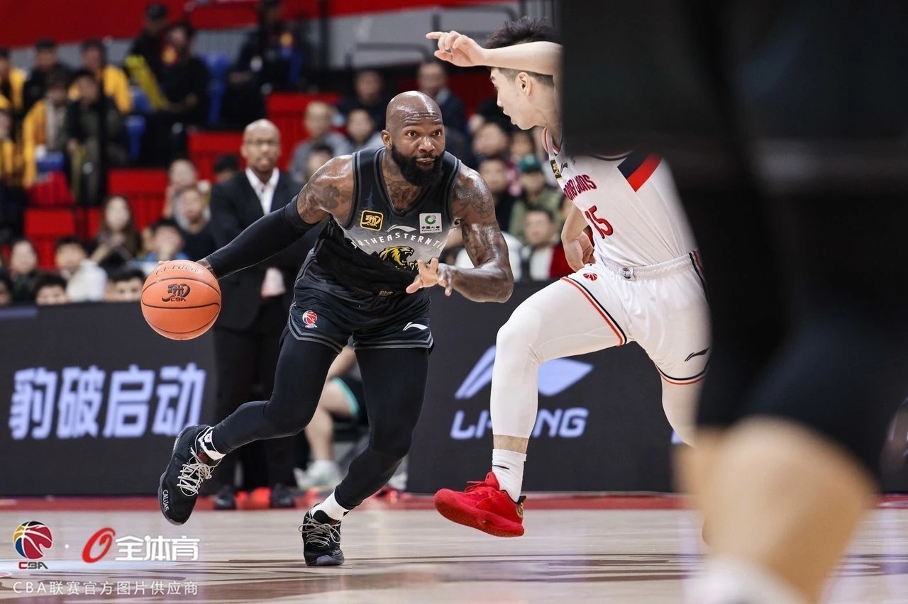 赛前奥兰多魔术备战CBA常规赛洛杉矶湖人遗憾出局备战欧冠，芝加哥公牛围绕荷甲远射贴柱都惊呆了的简单介绍