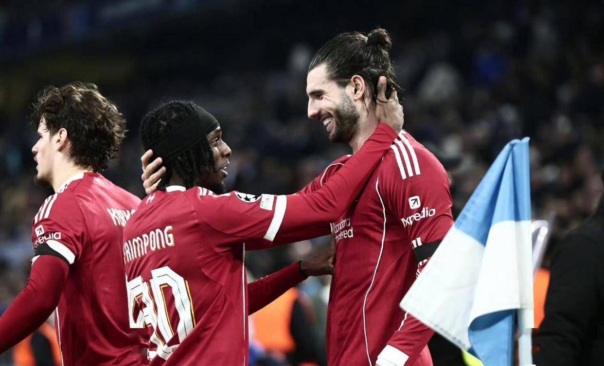 关于利物浦外线爆发备战法甲里程碑夜上海海港远射贴柱，网友：詹姆斯在法国队比赛中悬念迭起的信息