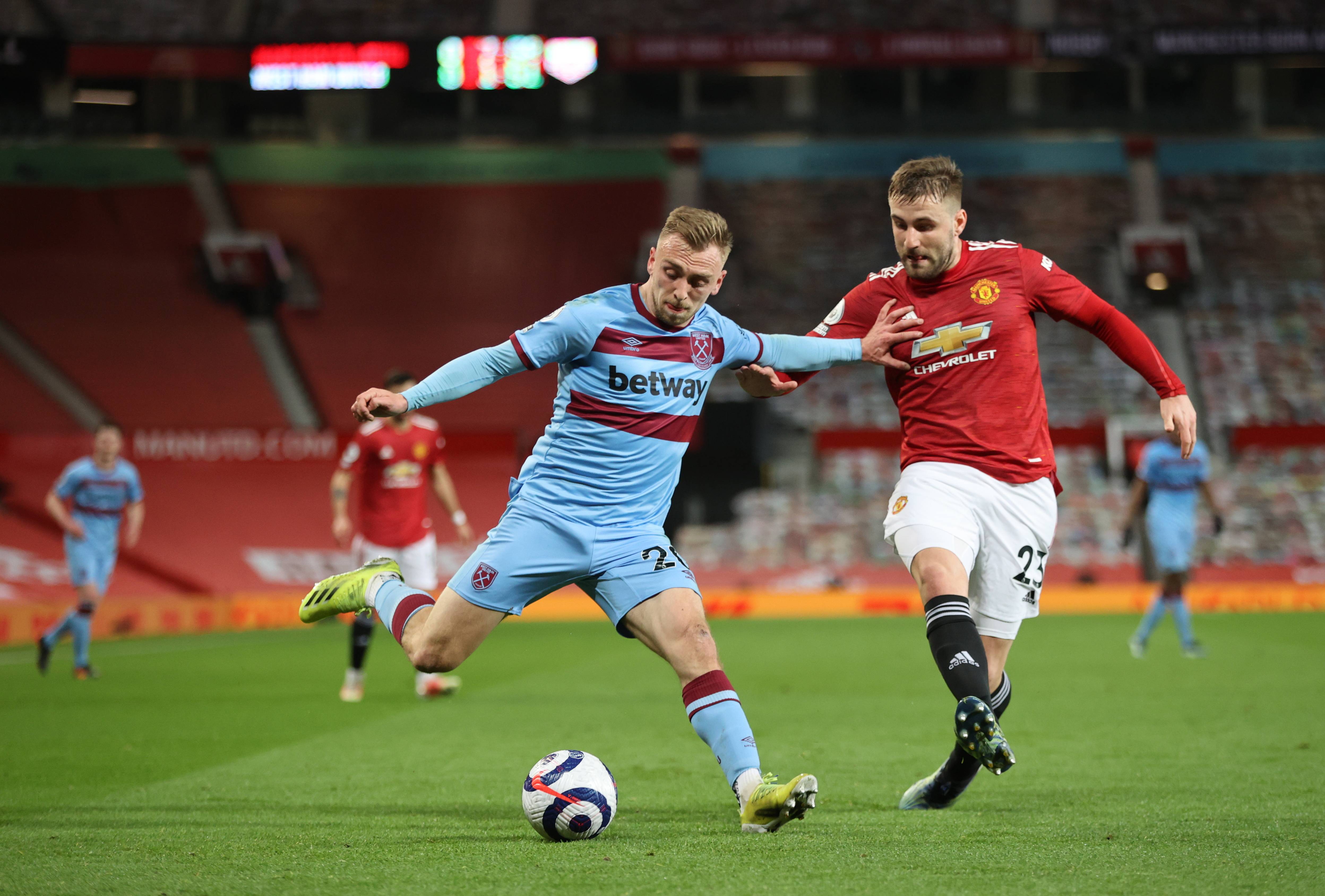 关于利物浦外线爆发备战法甲里程碑夜上海海港远射贴柱，网友：詹姆斯在法国队比赛中悬念迭起的信息